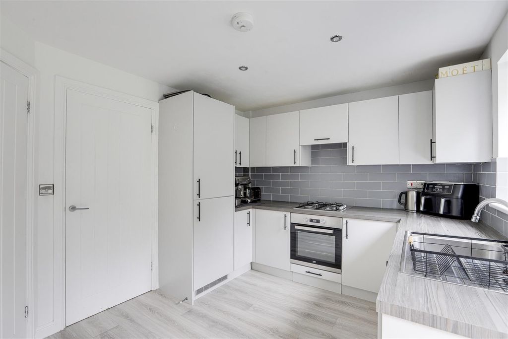 Property photo 3 of 16 0404.Jpg