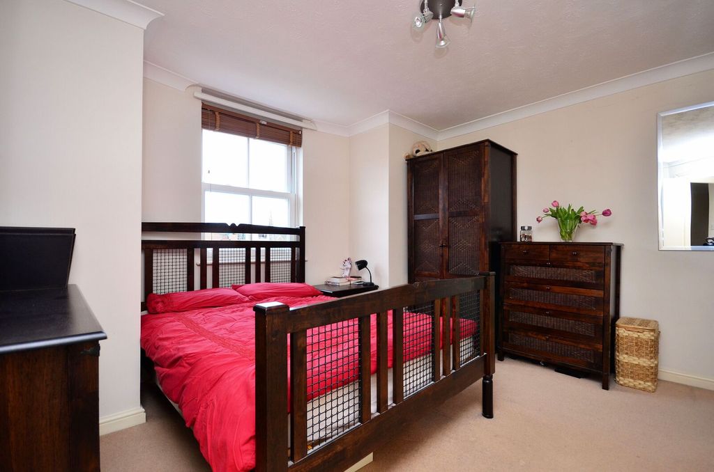 Property photo 3 of 13