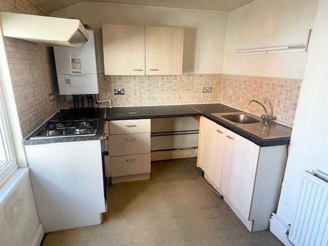 Property photo 3 of 6 Kitchen