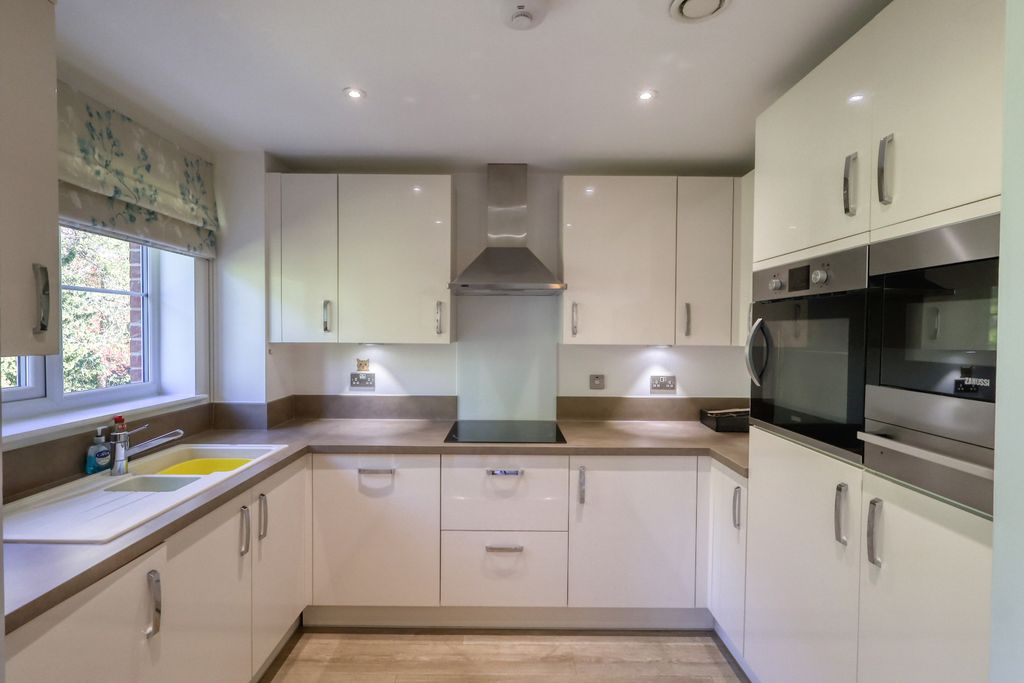 Property photo 2 of 16 Picture No. 03