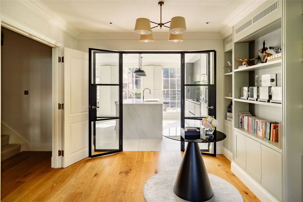 Property photo 2 of 14 Dining Room