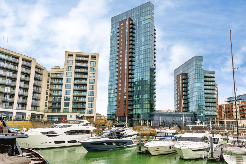 Property photo 1 of 20 Pbox-Img.Jpg