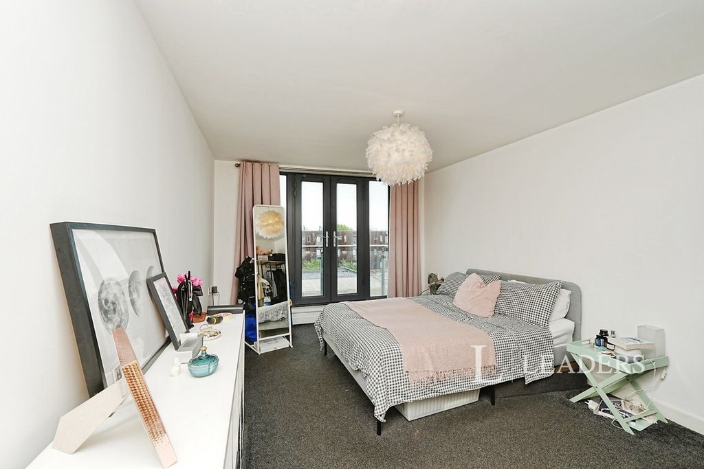 Property photo 3 of 8 Pbox-Img.Jpg