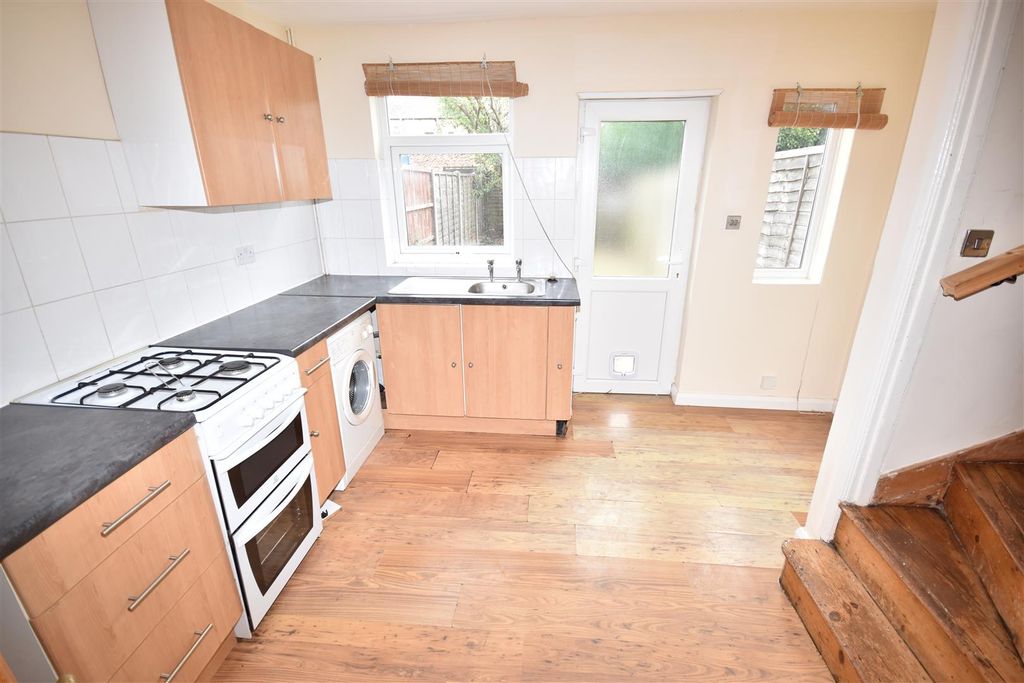 Property photo 2 of 8 Breakfast Kitchen