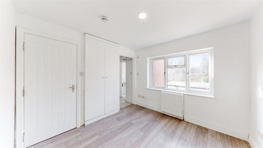 Property photo 3 of 4 Studio 3.Jpg