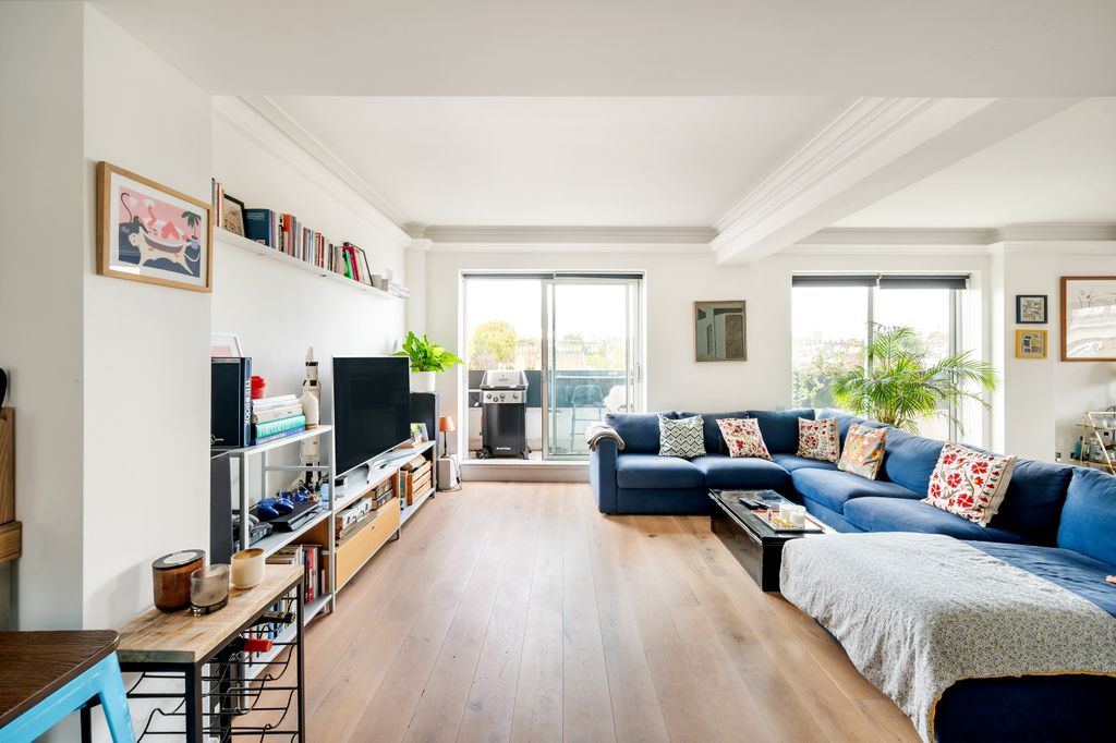 Property photo 3 of 38