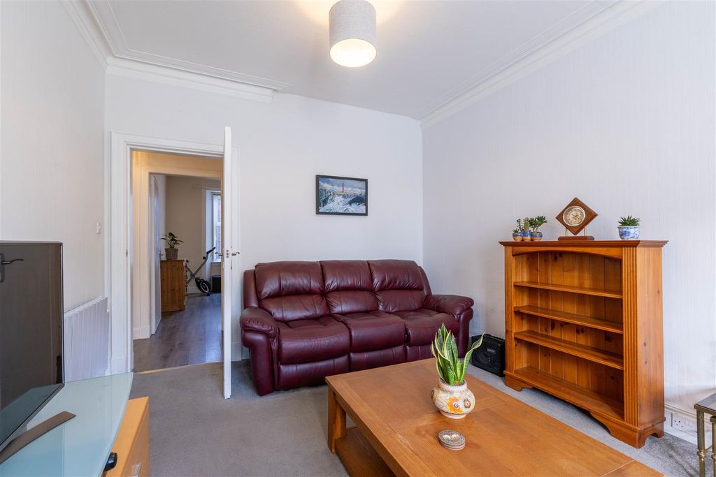 Property photo 3 of 13 S003.Jpg