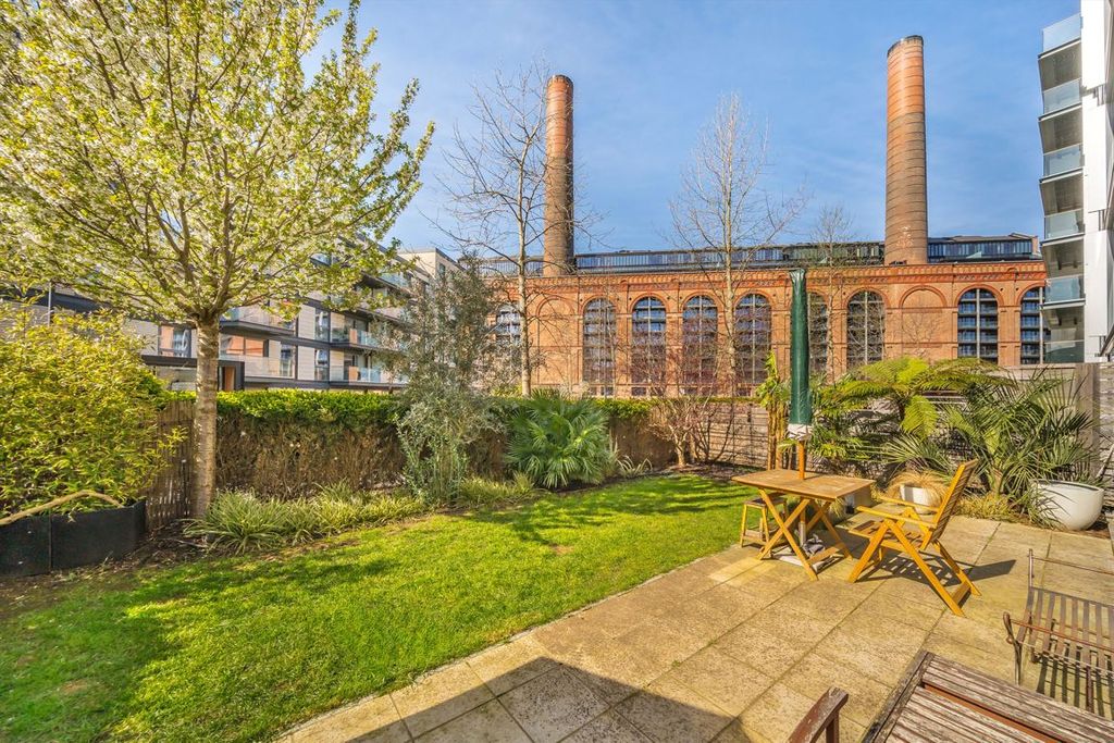 Property photo 2 of 8