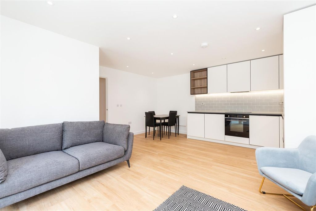 Property photo 2 of 9 25 Fermont House-3.Jpg