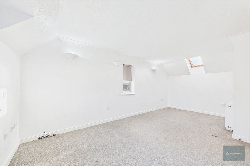 Property photo 2 of 11 Picture No. 03