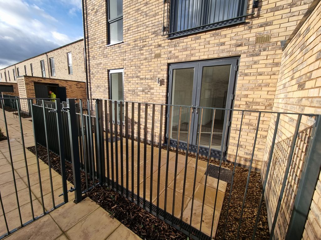 Property photo 2 of 9