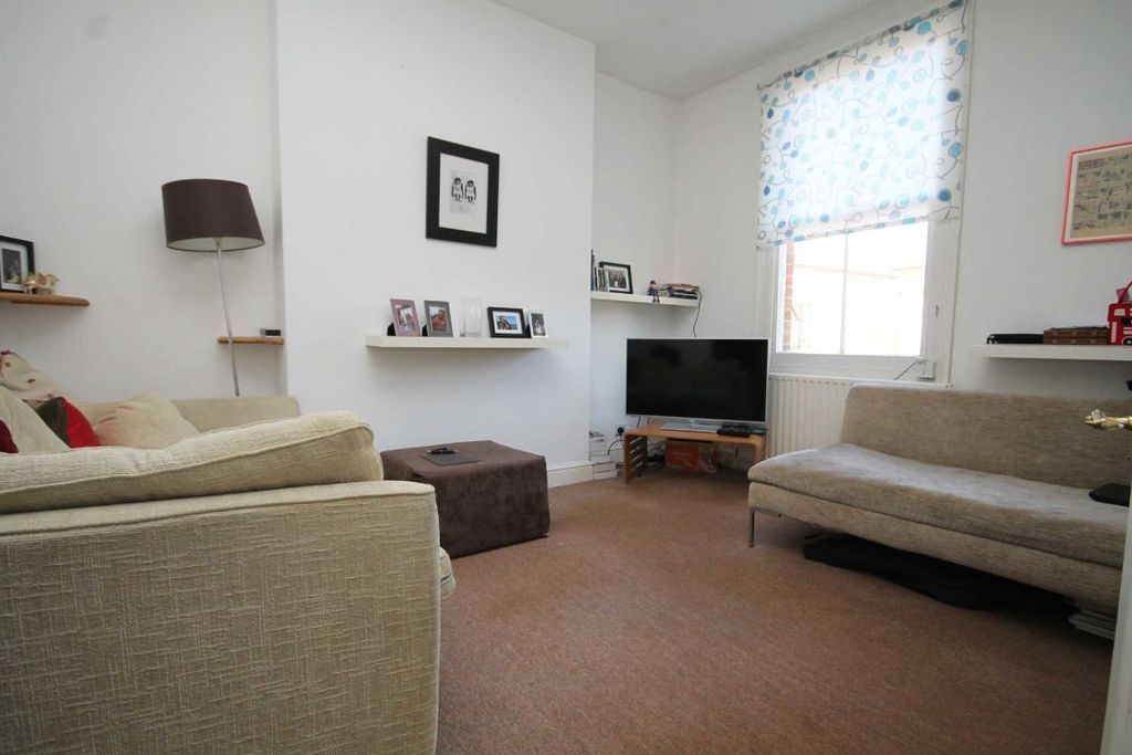 Property photo 2 of 3