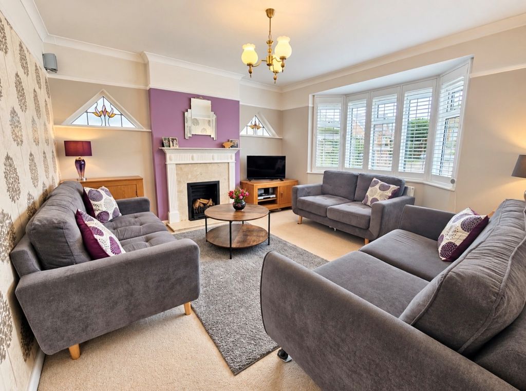 Property photo 3 of 21 4942274