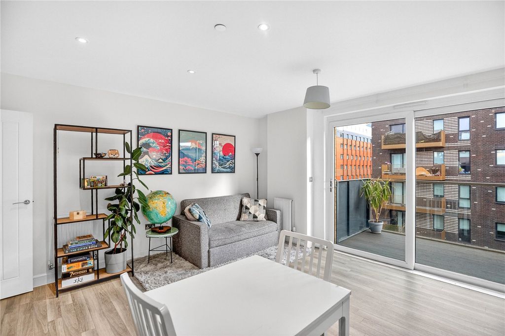 Property photo 2 of 13 Picture No. 16