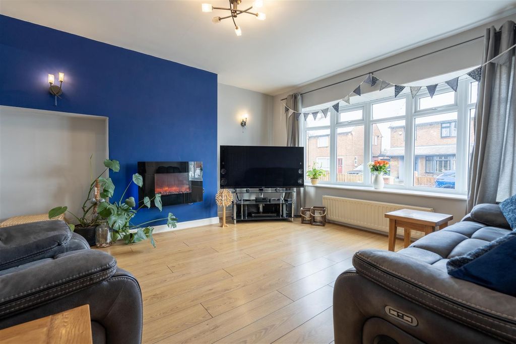 Property photo 2 of 11 Living Room