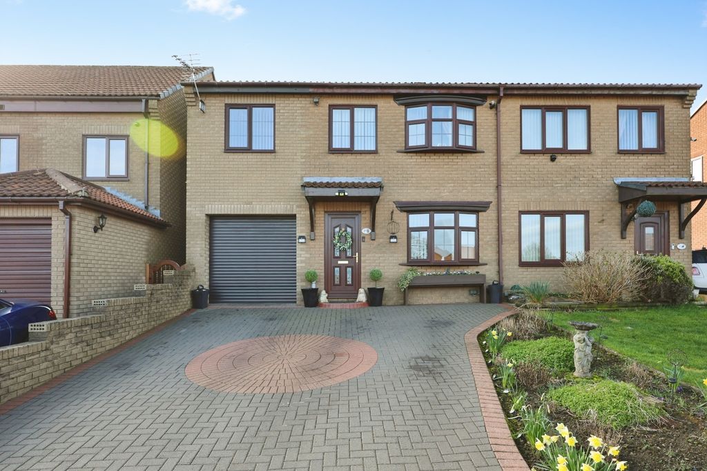 Property photo 1 of 19 Pbox-Img.Jpg