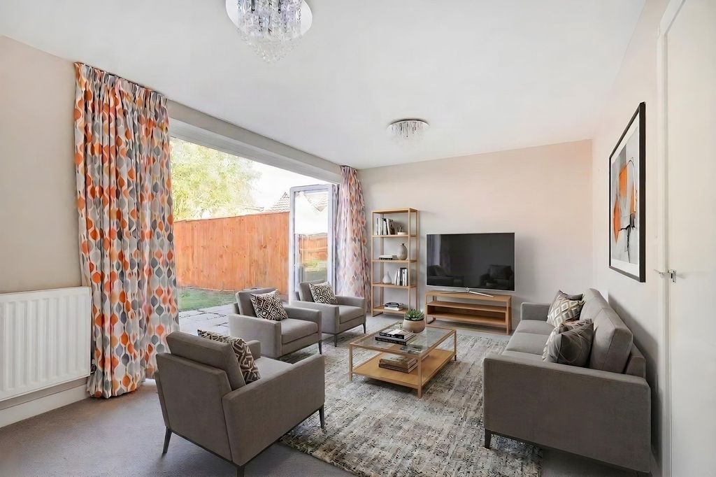 Property photo 2 of 17