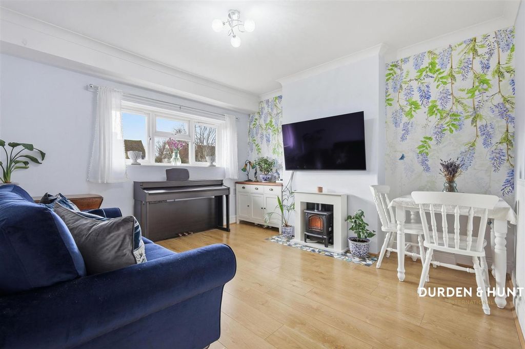 Property photo 2 of 15 Langham Crescent