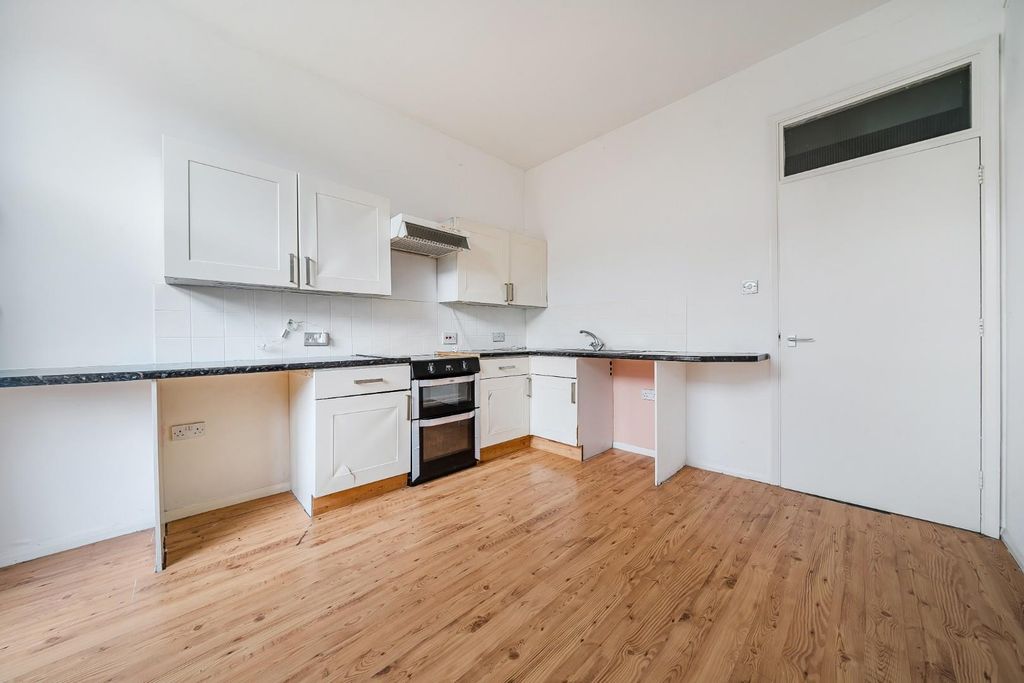 Property photo 2 of 14 1369262-4-68Efabb5d4F39.Jpg