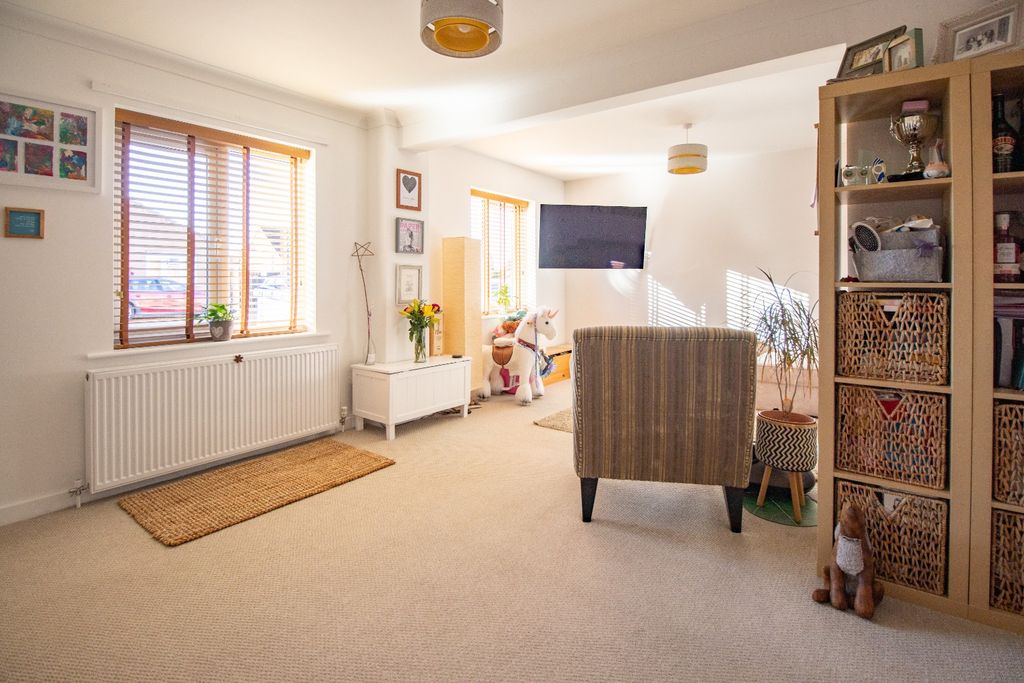 Property photo 3 of 21 4563162