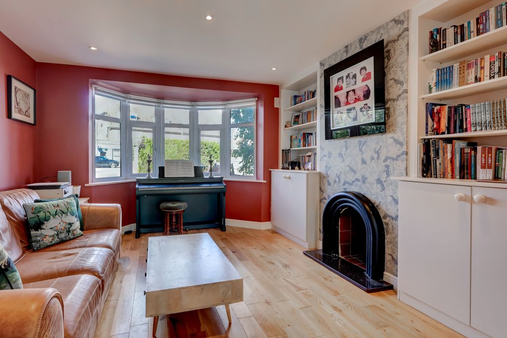 Property photo 2 of 18 Picture No. 01