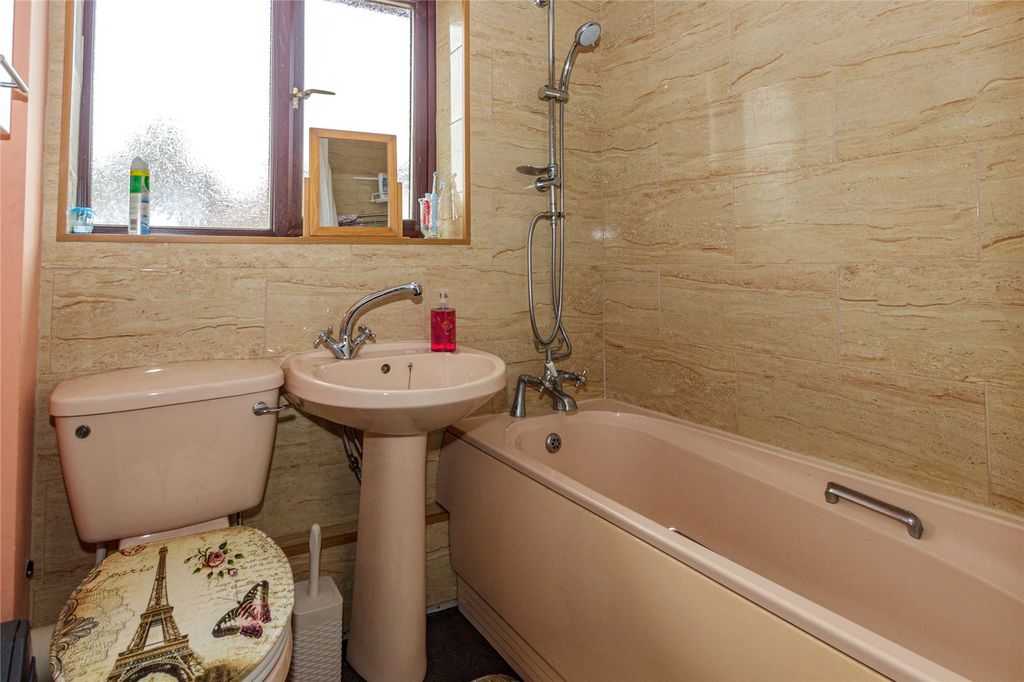 Property photo 3 of 6 Picture No. 02