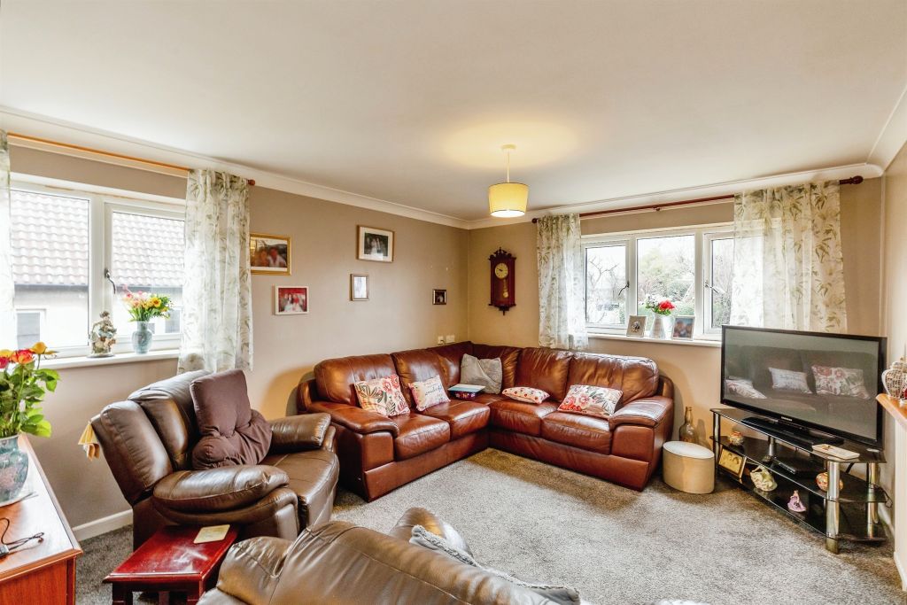 Property photo 3 of 12