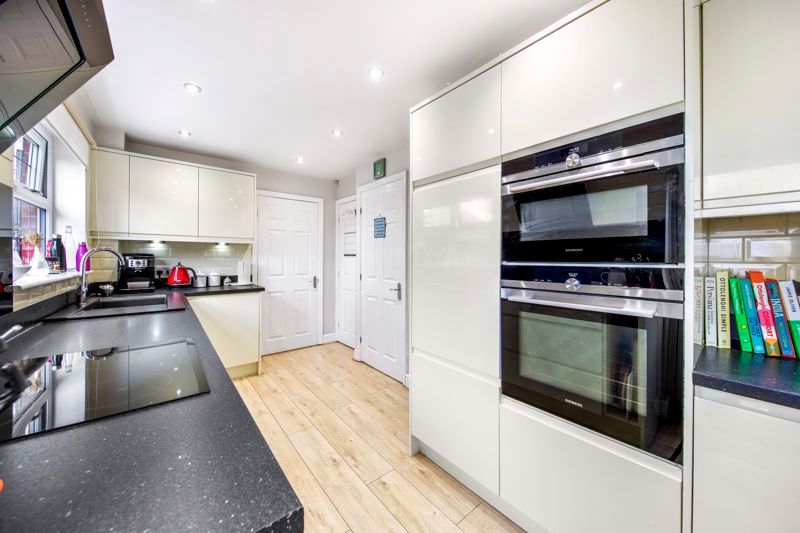 Property photo 2 of 29 Kitchen