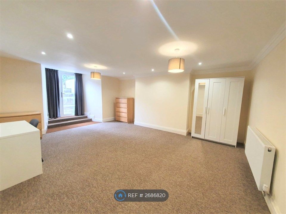 Property photo 3 of 6