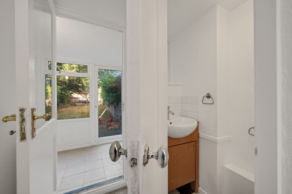 Property photo 3 of 19 Photo 1