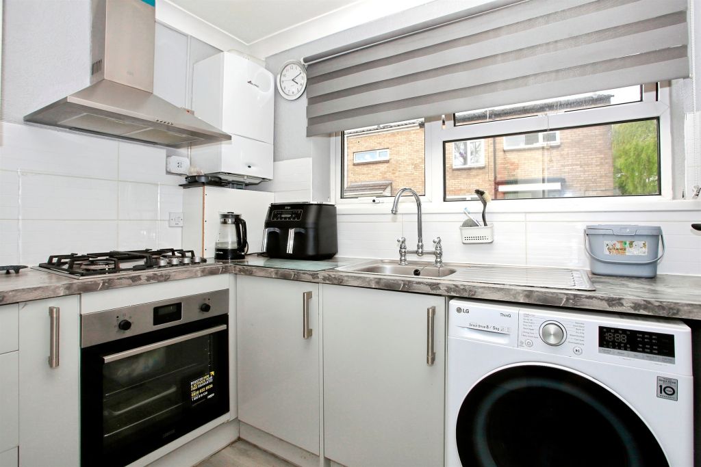 Property photo 2 of 17