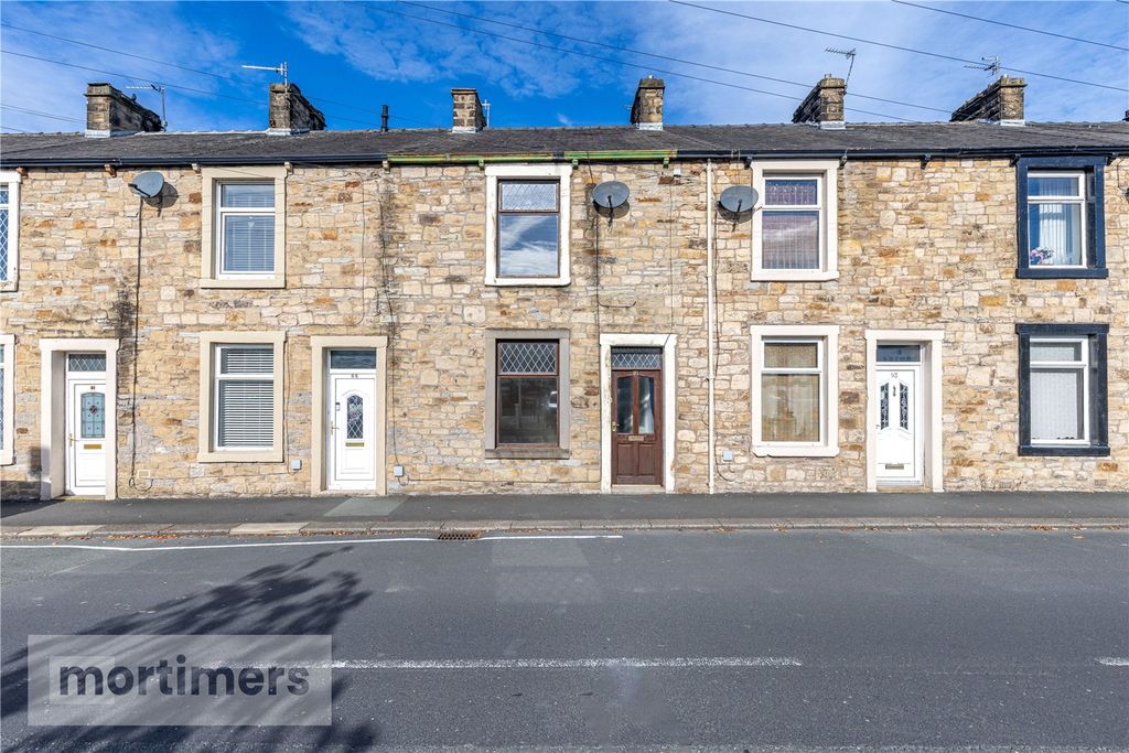 Property photo 1 of 17 External