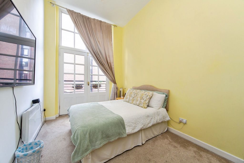 Property photo 2 of 16 Pbox-Img.Jpg