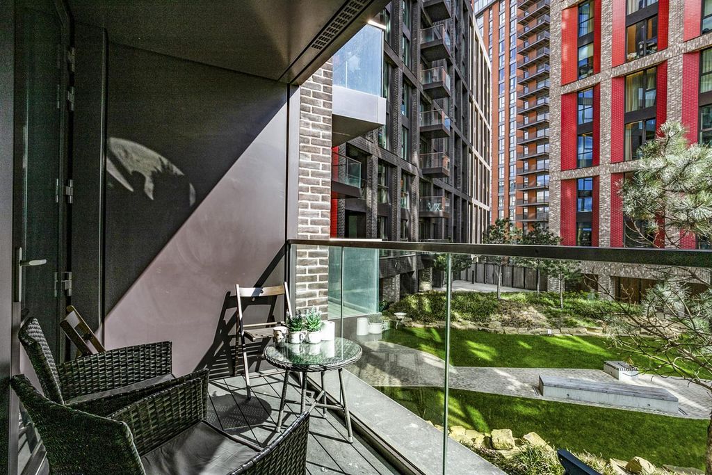 Property photo 3 of 16 Balcony (2).Jpg