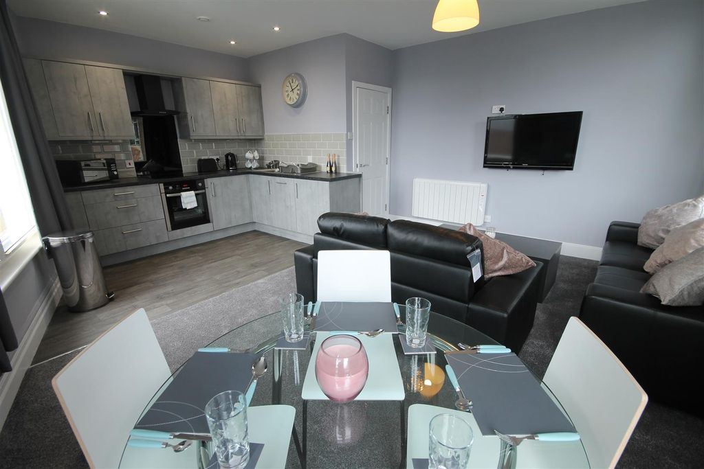 Property photo 3 of 9 1.Jpg