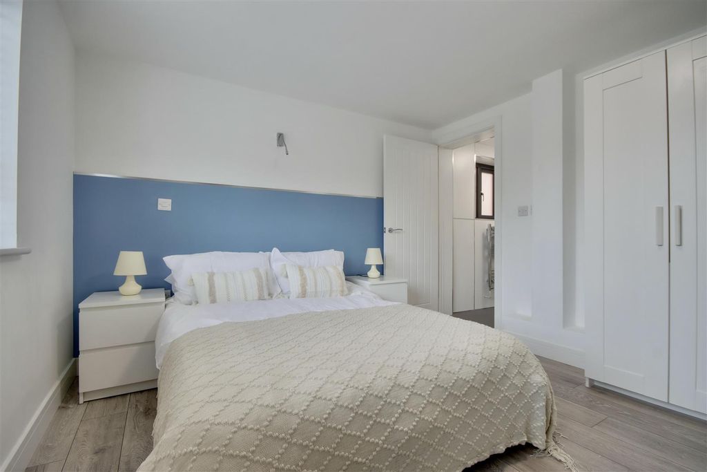 Property photo 1 of 11 489Bd662-49C2-40E6-B27D-6Ffcb34Ebfe2_1_201_A.Jpeg