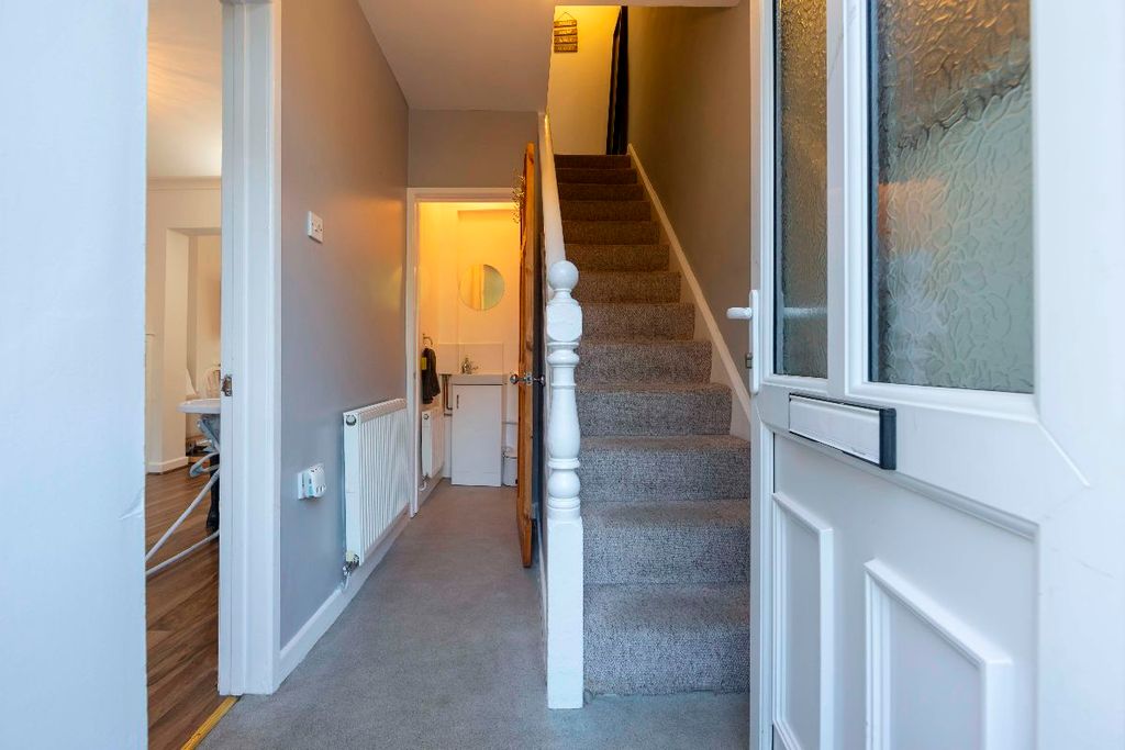 Property photo 3 of 30