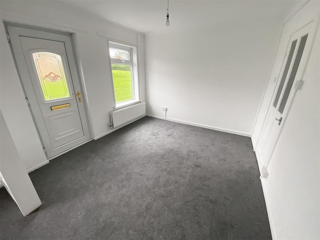 Property photo 3 of 11 Dining Room.Jpg