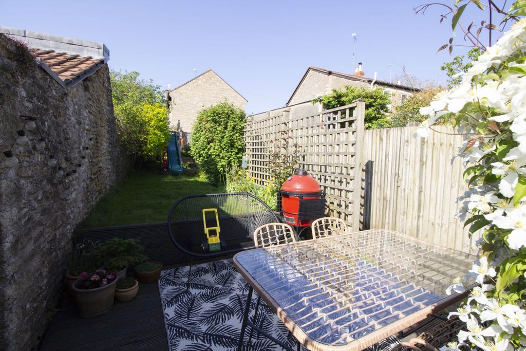 Property photo 2 of 24