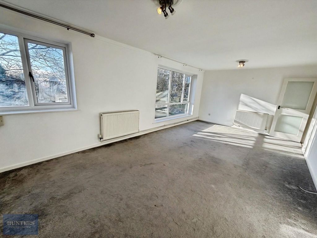 Property photo 2 of 12 4