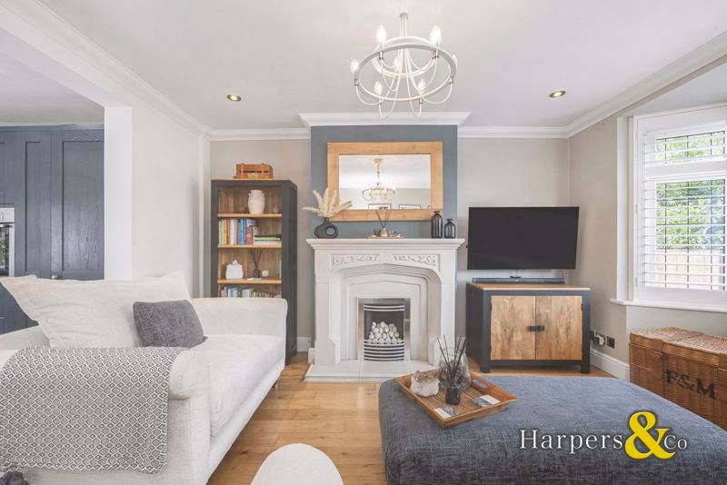 Property photo 2 of 37 Photo 16