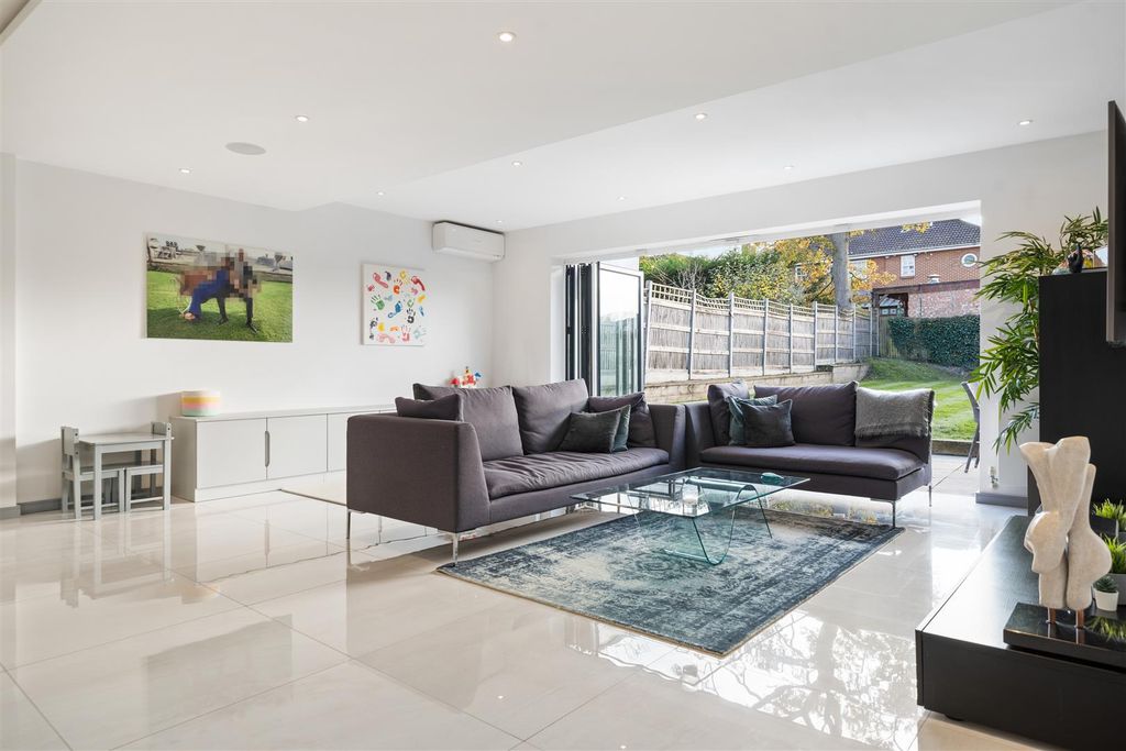 Property photo 2 of 19 B.Jpg