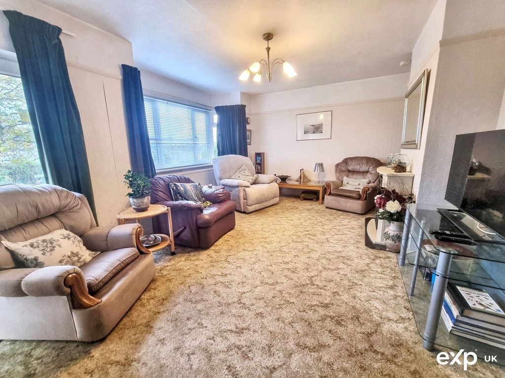 Property photo 3 of 32