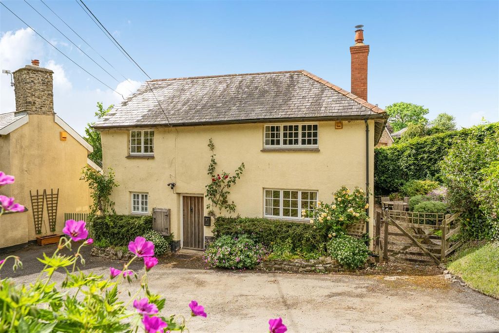 Property photo 1 of 16 1468467-11-6A21A0De75d1d.Jpg