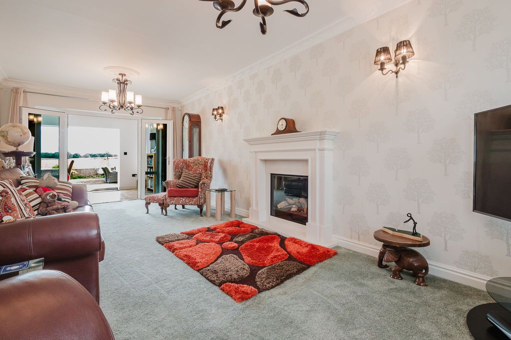 Property photo 3 of 30 Sitting Room