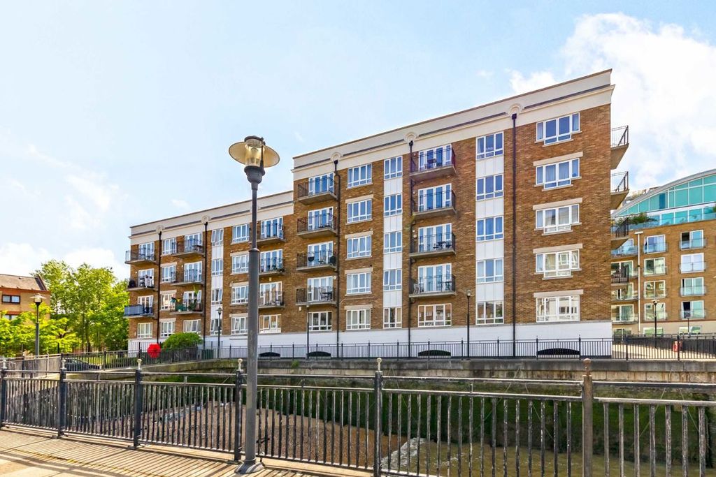 Property photo 1 of 9