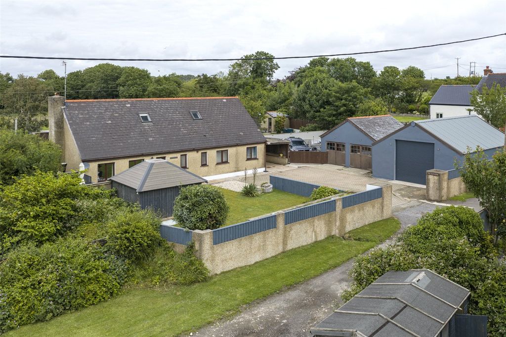Property photo 1 of 47 Picture No. 54