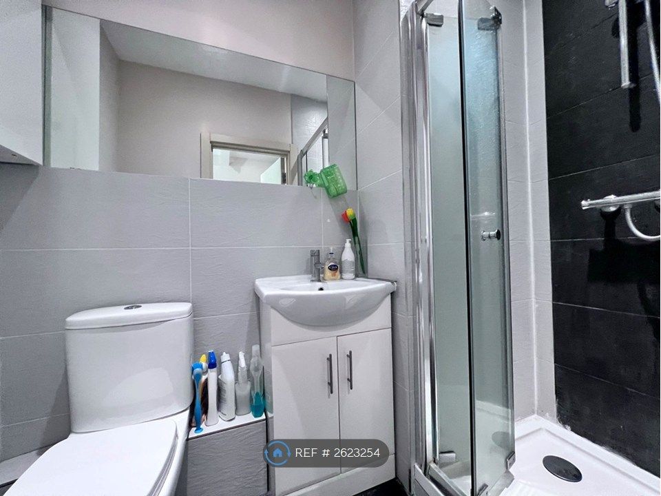 Property photo 3 of 6 En-Suite