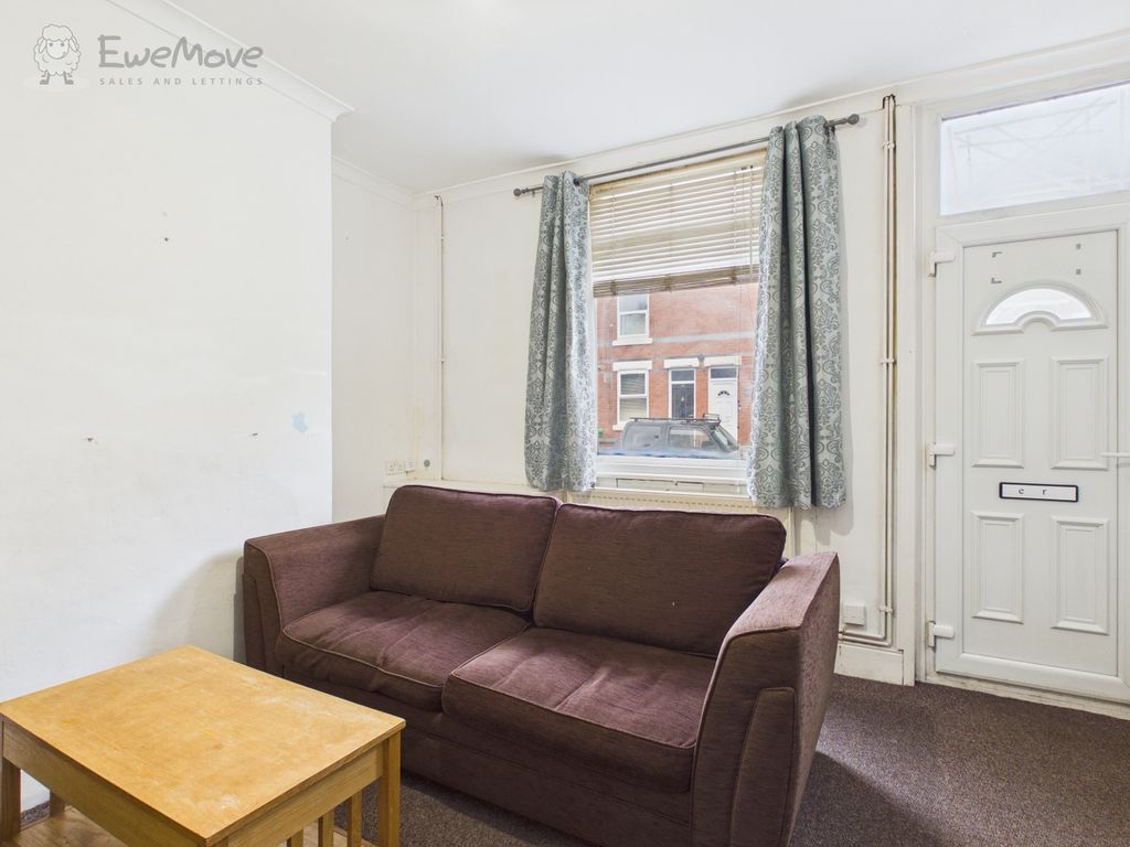 Property photo 3 of 14 Cam05065G0-Pr0020-Still005