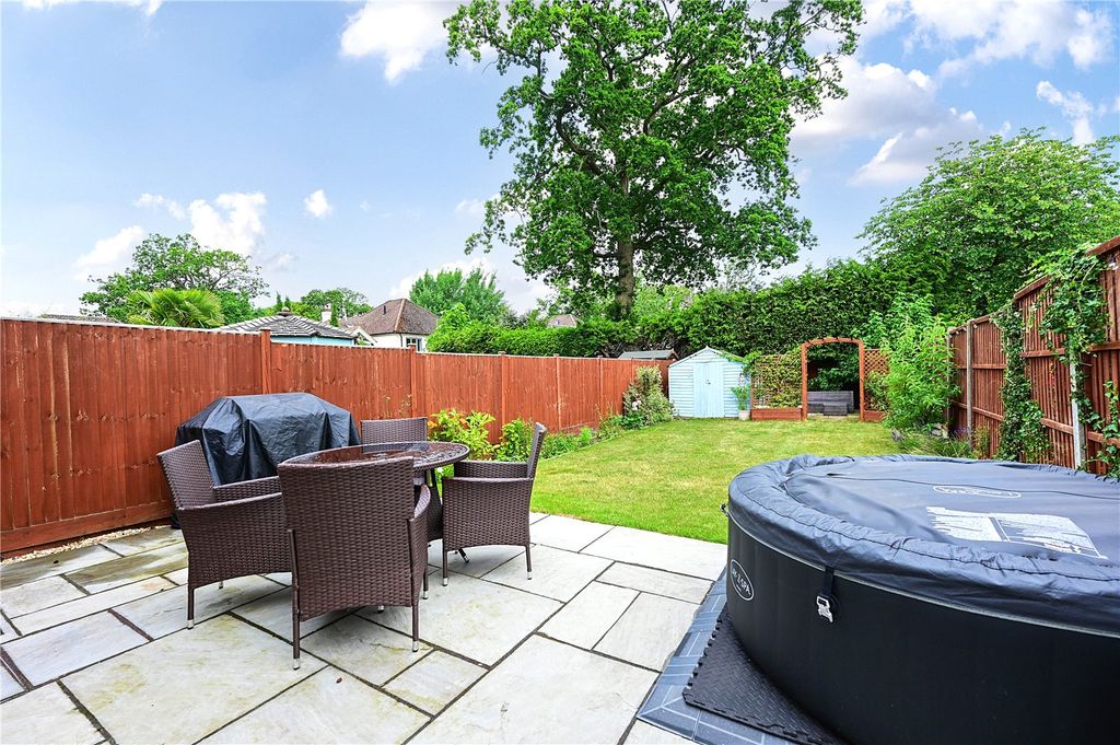 Property photo 2 of 14 Picture No. 12